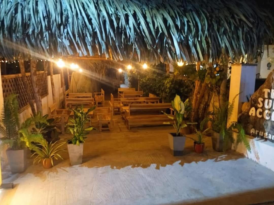 The Surf Access Guest House Baía de Arugam Exterior foto