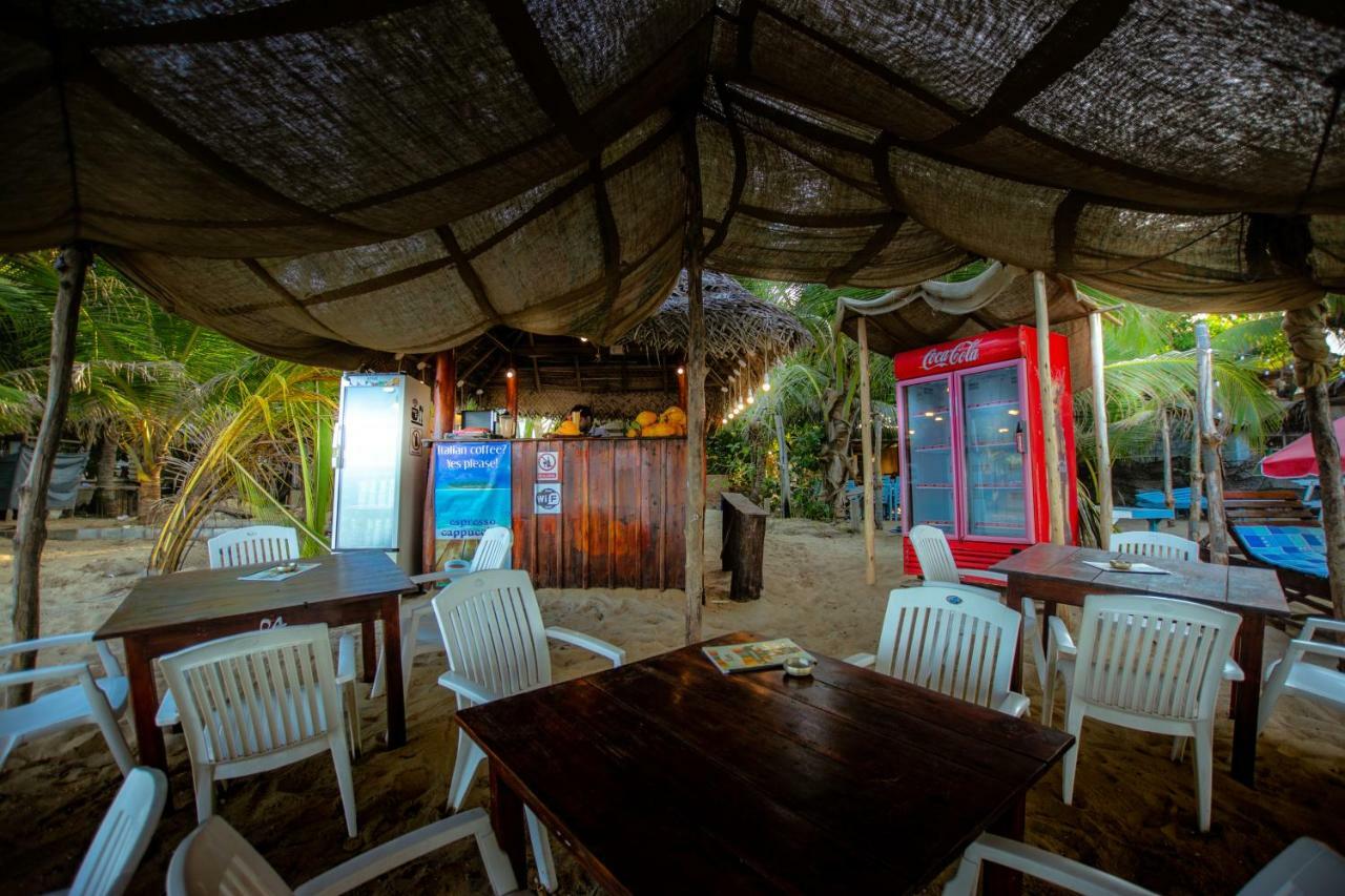 The Surf Access Guest House Baía de Arugam Exterior foto