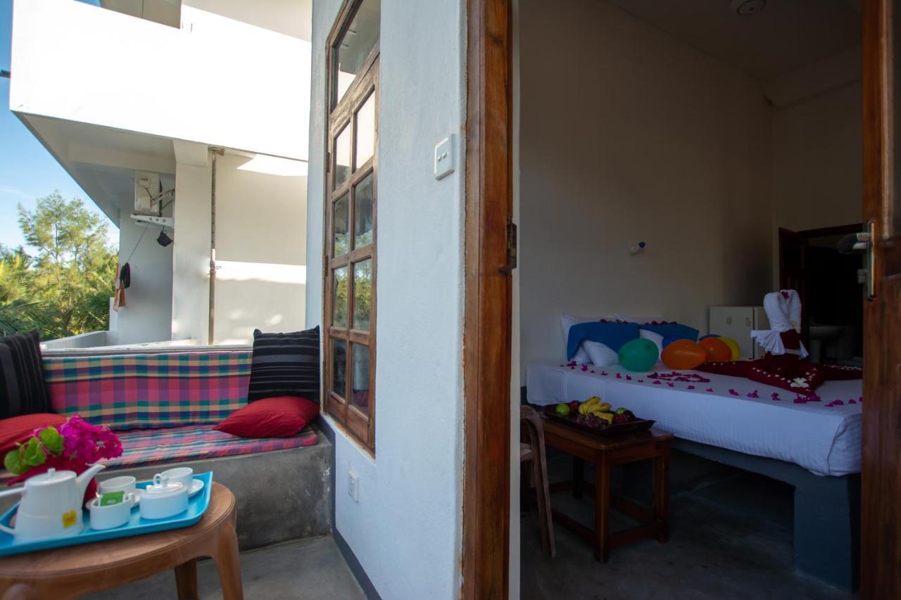 The Surf Access Guest House Baía de Arugam Exterior foto