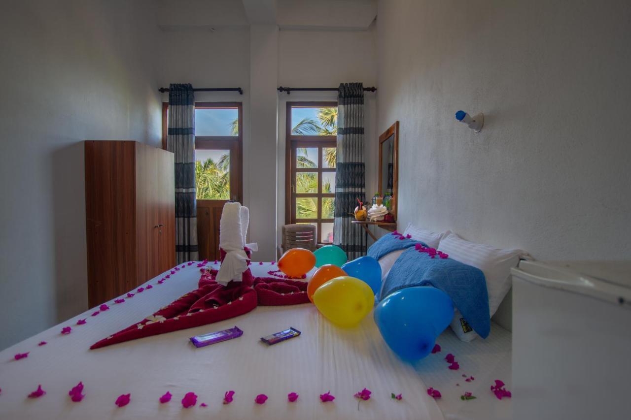 The Surf Access Guest House Baía de Arugam Exterior foto